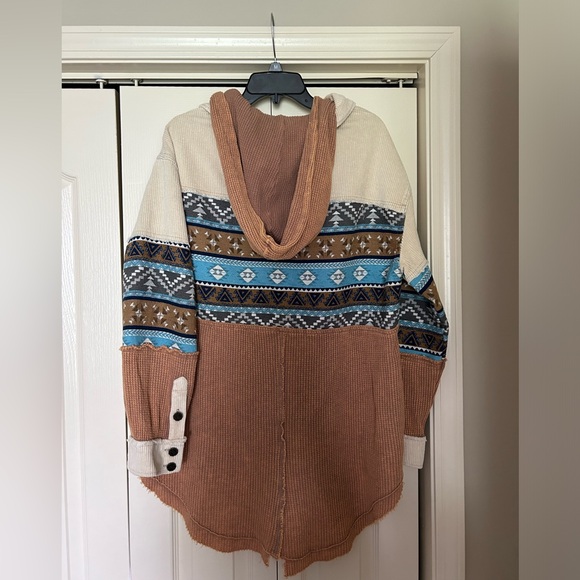 Buckle patterned corduroy hooded shacket - Picture 1 of 2